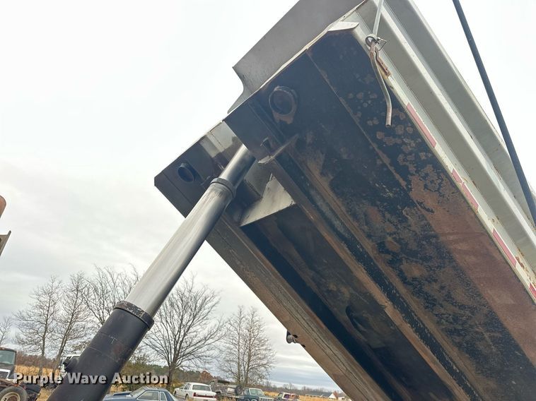 image for item EJ5263 2007 International 9200i SBA 6X4 dump truck