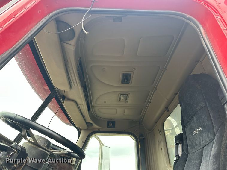 image for item EJ5263 2007 International 9200i SBA 6X4 dump truck