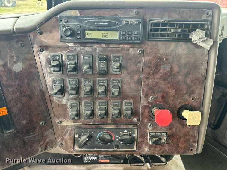 image for item EJ5263 2007 International 9200i SBA 6X4 dump truck