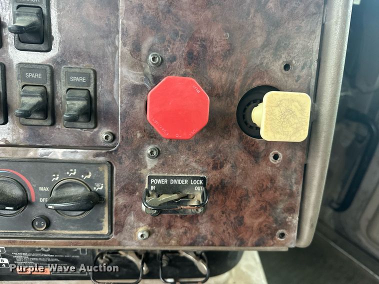 image for item EJ5263 2007 International 9200i SBA 6X4 dump truck