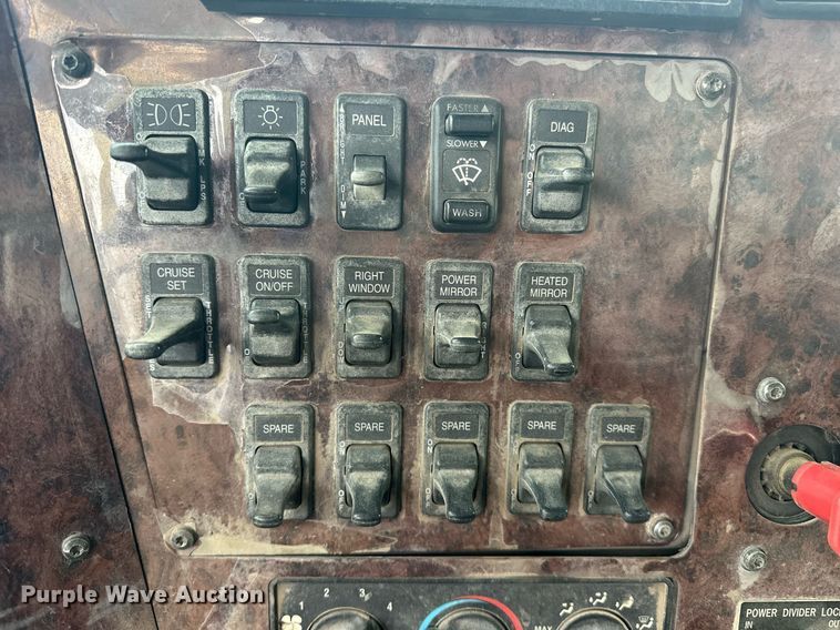 image for item EJ5263 2007 International 9200i SBA 6X4 dump truck