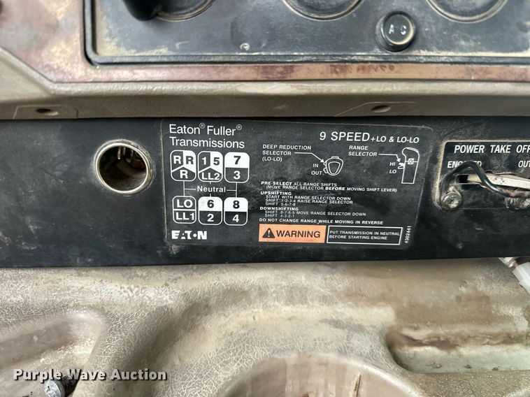 image for item EJ5263 2007 International 9200i SBA 6X4 dump truck