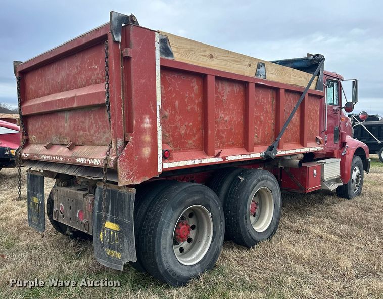 image for item EJ5264 1997 International 9200  dump truck