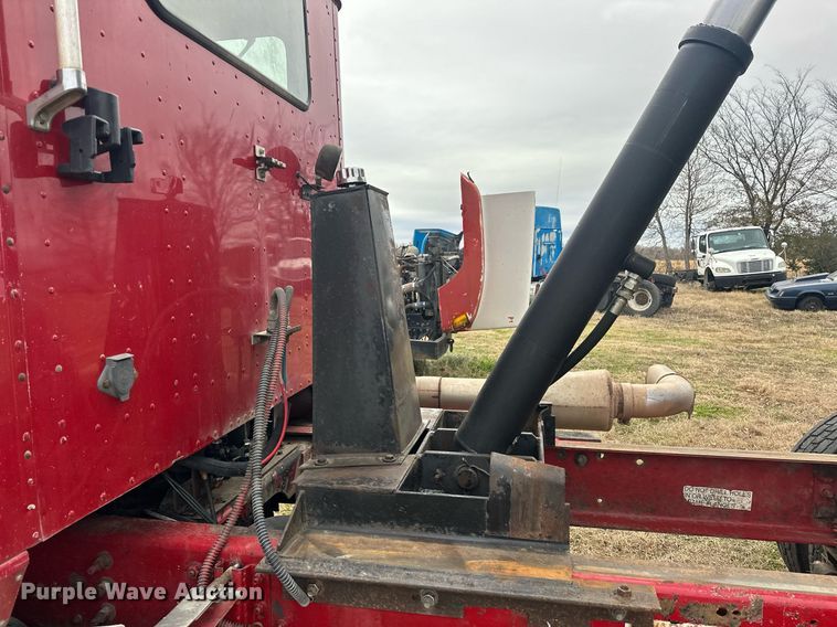 image for item EJ5264 1997 International 9200  dump truck