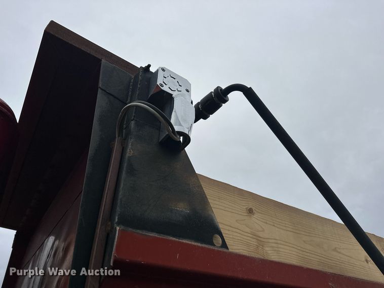 image for item EJ5264 1997 International 9200  dump truck