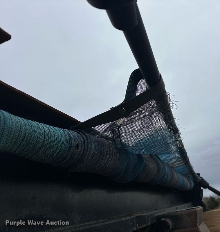 image for item EJ5264 1997 International 9200  dump truck