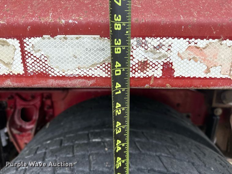 image for item EJ5264 1997 International 9200  dump truck