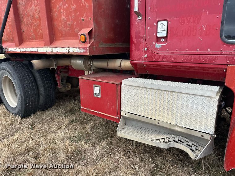 image for item EJ5264 1997 International 9200  dump truck