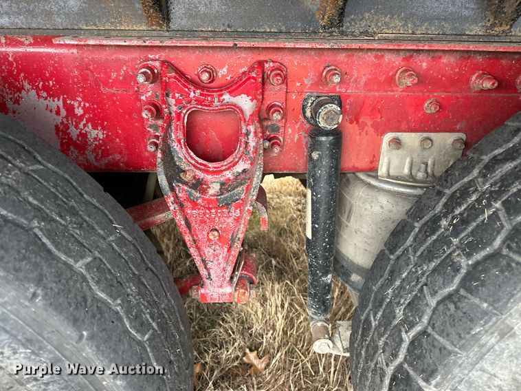 image for item EJ5264 1997 International 9200  dump truck