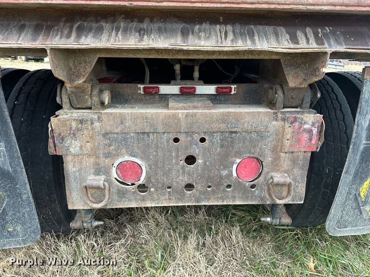 image for item EJ5264 1997 International 9200  dump truck