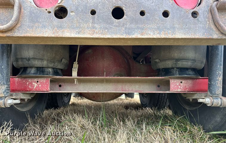 image for item EJ5264 1997 International 9200  dump truck