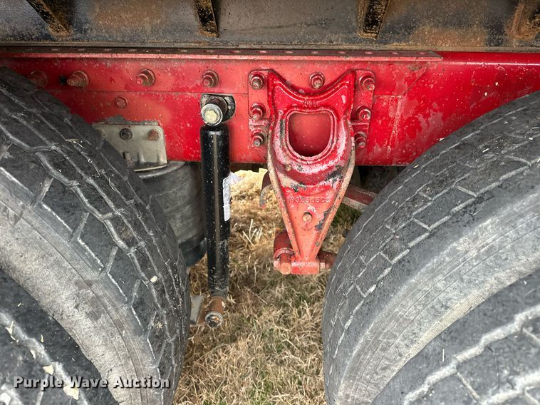 image for item EJ5264 1997 International 9200  dump truck