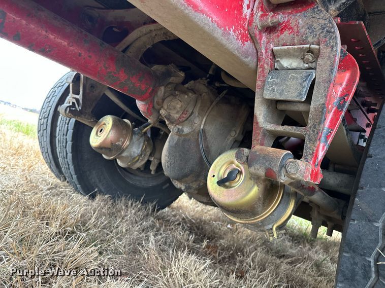 image for item EJ5264 1997 International 9200  dump truck