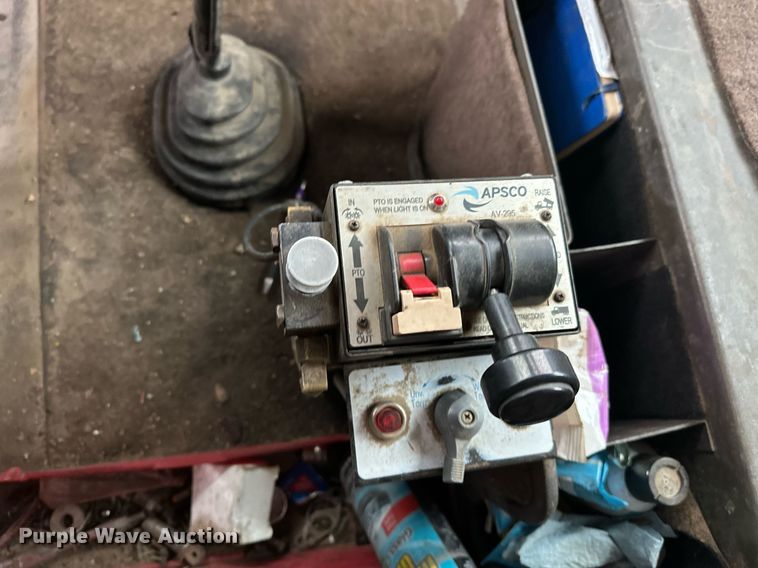 image for item EJ5264 1997 International 9200  dump truck