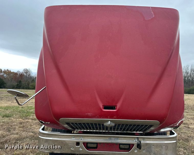 image for item EJ5264 1997 International 9200  dump truck