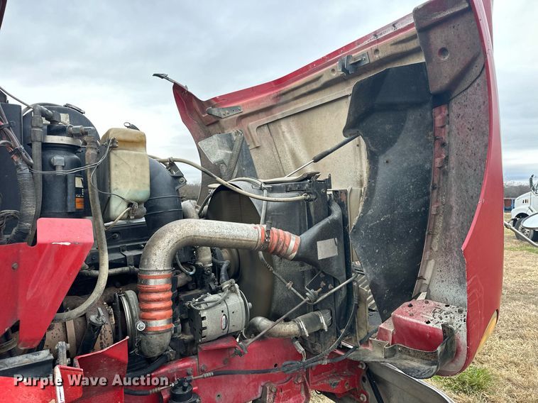 image for item EJ5264 1997 International 9200  dump truck