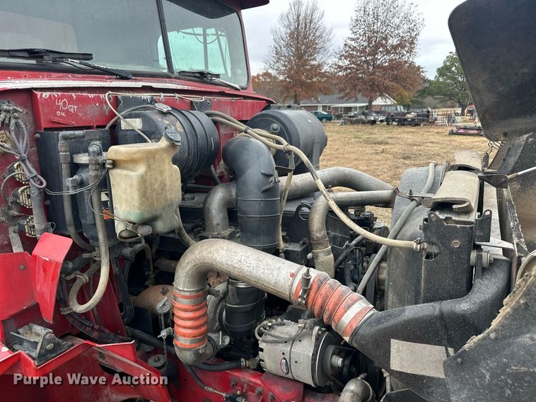 image for item EJ5264 1997 International 9200  dump truck