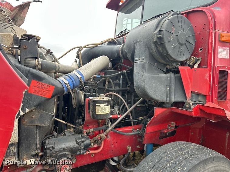 image for item EJ5264 1997 International 9200  dump truck