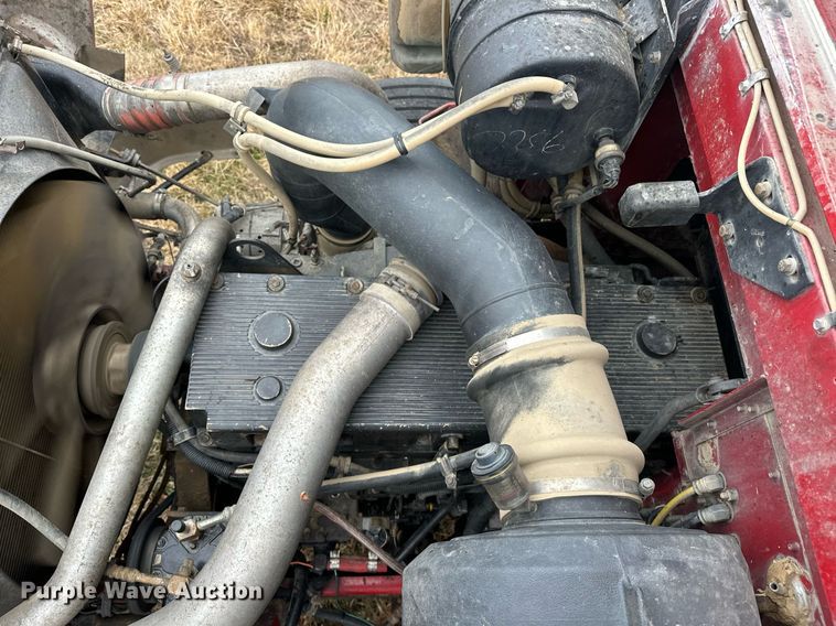 image for item EJ5264 1997 International 9200  dump truck