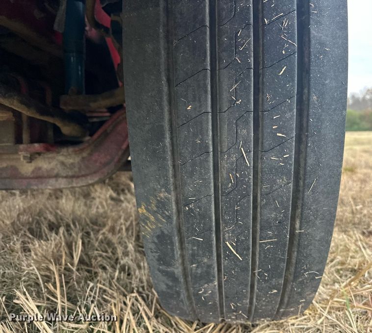 image for item EJ5264 1997 International 9200  dump truck