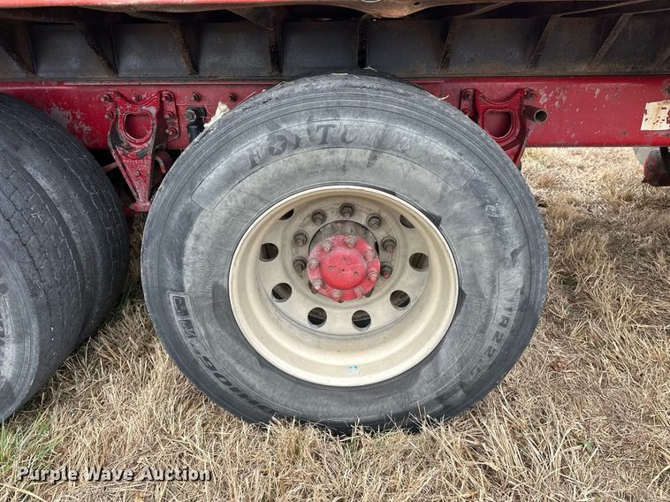 image for item EJ5264 1997 International 9200  dump truck