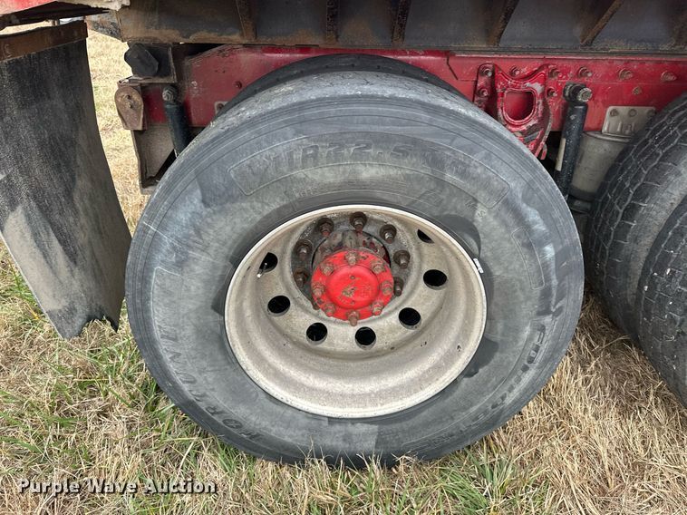 image for item EJ5264 1997 International 9200  dump truck