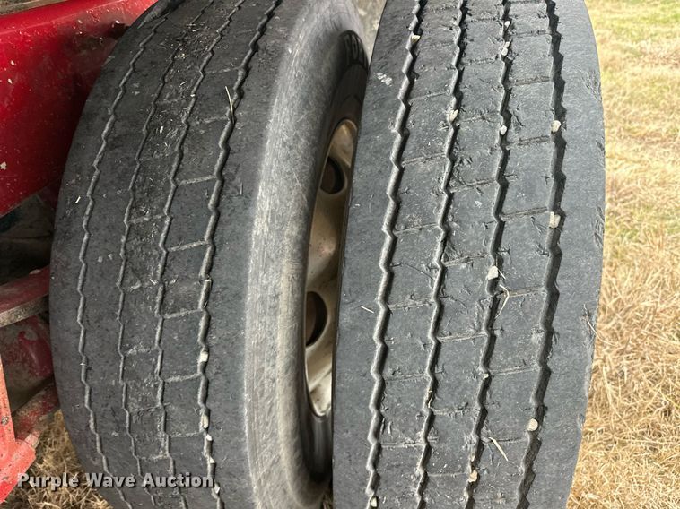 image for item EJ5264 1997 International 9200  dump truck