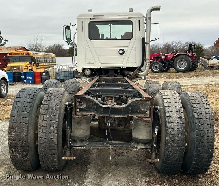 image for item EJ5265 1998 Mack CH613 truck cab and chassis