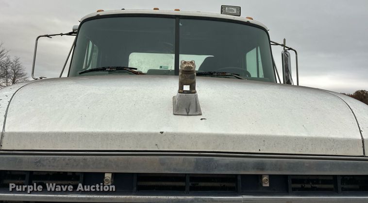 image for item EJ5265 1998 Mack CH613 truck cab and chassis