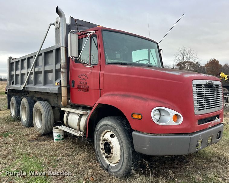 image for item EJ5266 1999 Freightliner FL112 dump truck