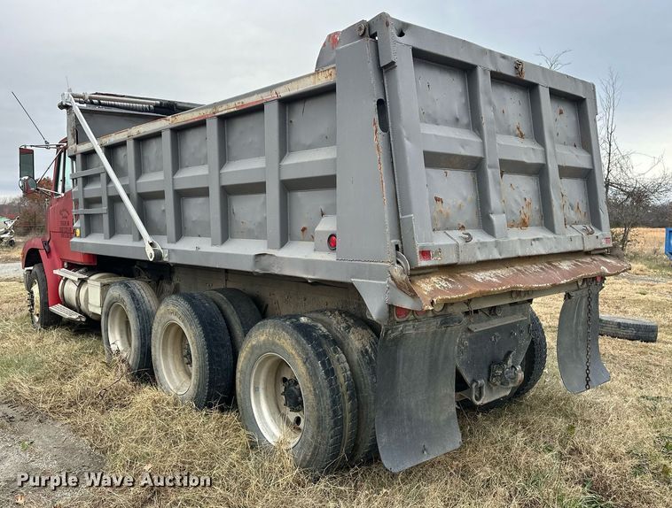 image for item EJ5266 1999 Freightliner FL112 dump truck