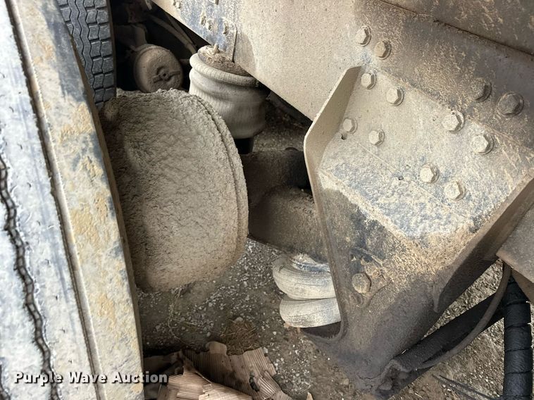 image for item EJ5266 1999 Freightliner FL112 dump truck