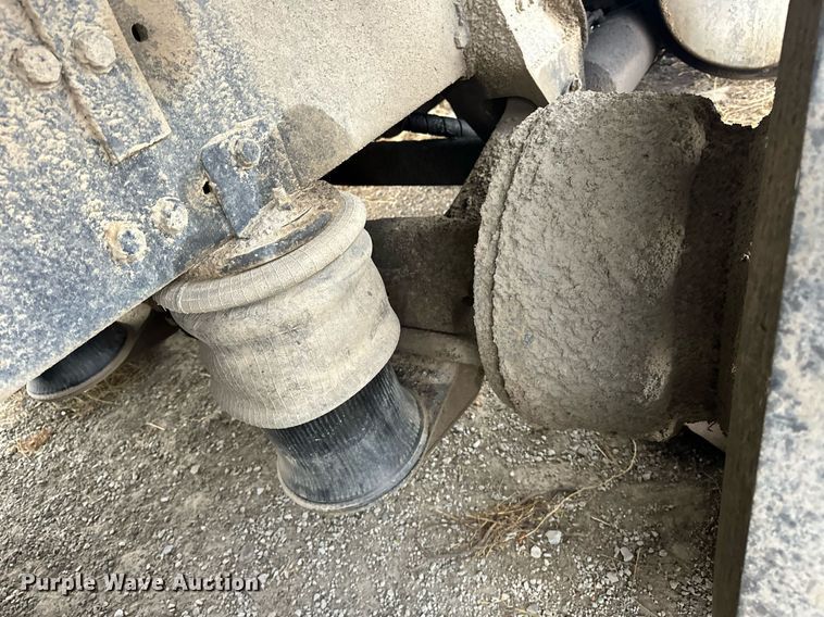 image for item EJ5266 1999 Freightliner FL112 dump truck