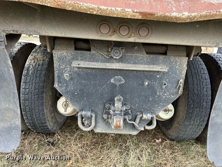 image for item EJ5266 1999 Freightliner FL112 dump truck