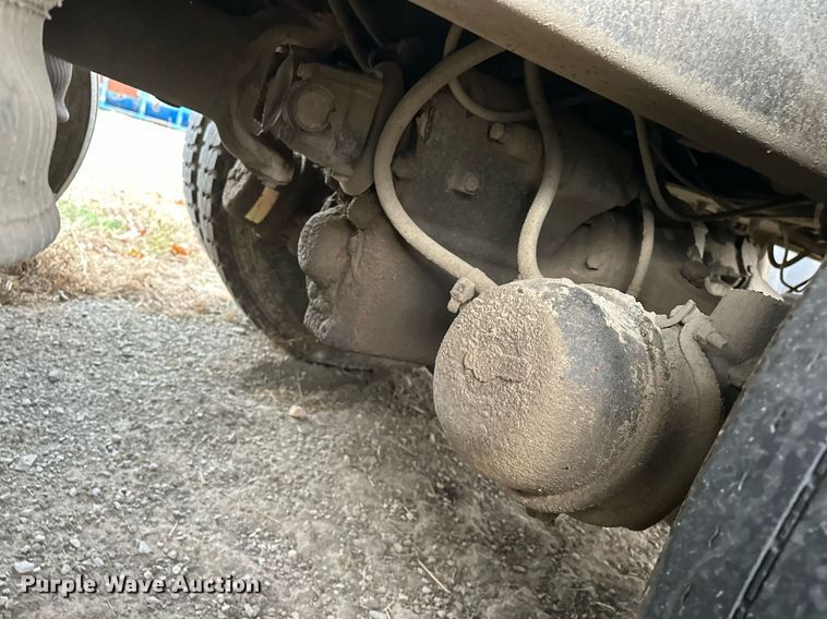 image for item EJ5266 1999 Freightliner FL112 dump truck