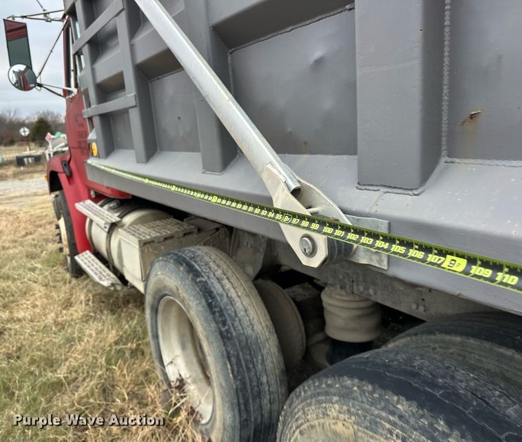 image for item EJ5266 1999 Freightliner FL112 dump truck