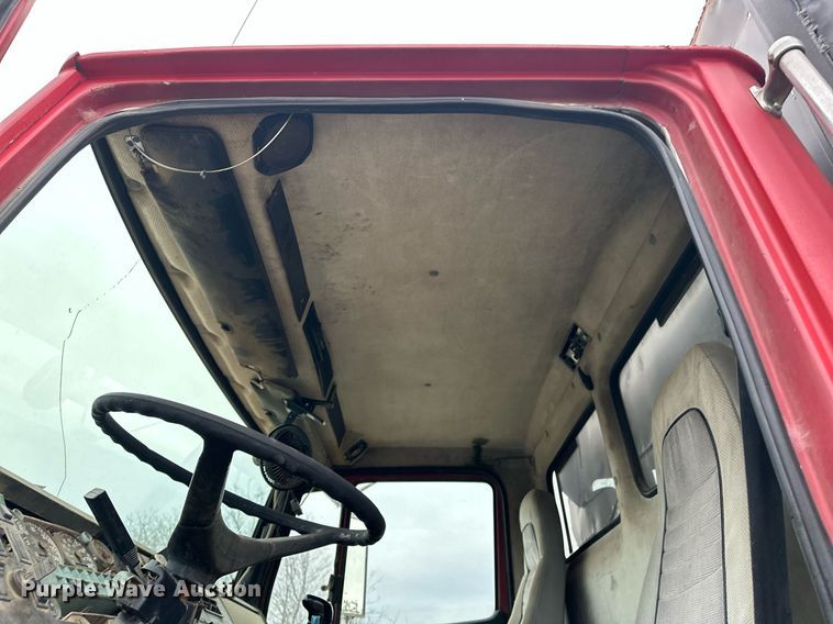 image for item EJ5266 1999 Freightliner FL112 dump truck