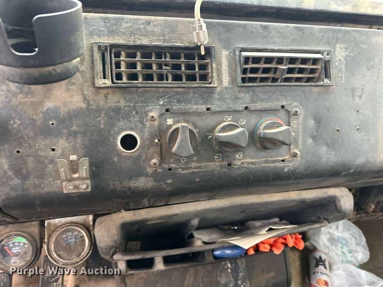 image for item EJ5266 1999 Freightliner FL112 dump truck