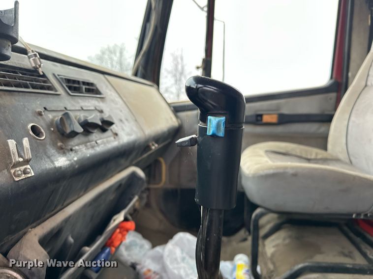 image for item EJ5266 1999 Freightliner FL112 dump truck