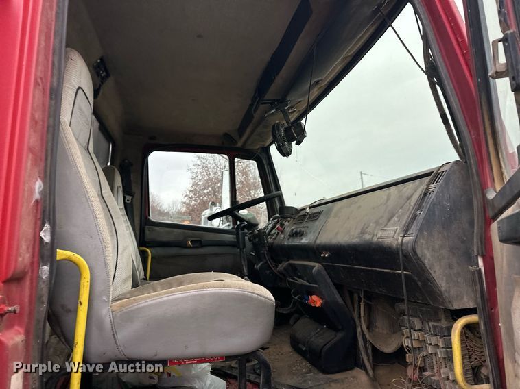 image for item EJ5266 1999 Freightliner FL112 dump truck