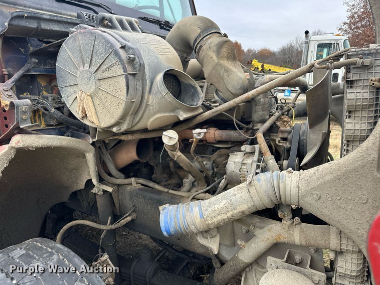 image for item EJ5266 1999 Freightliner FL112 dump truck