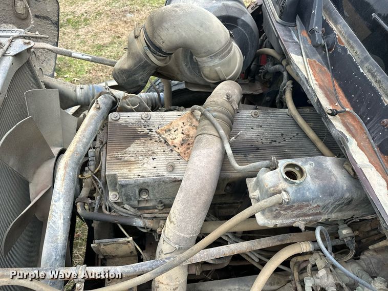 image for item EJ5266 1999 Freightliner FL112 dump truck