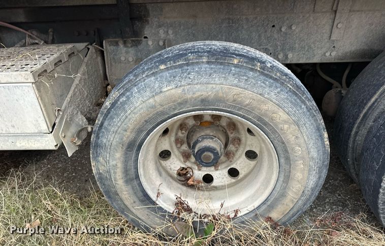 image for item EJ5266 1999 Freightliner FL112 dump truck