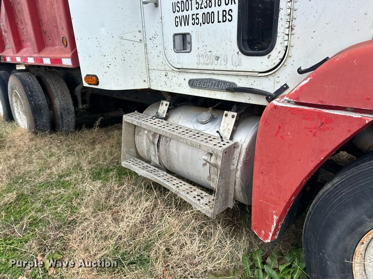 image for item EJ5267 1995 Freightliner FLD dump truck