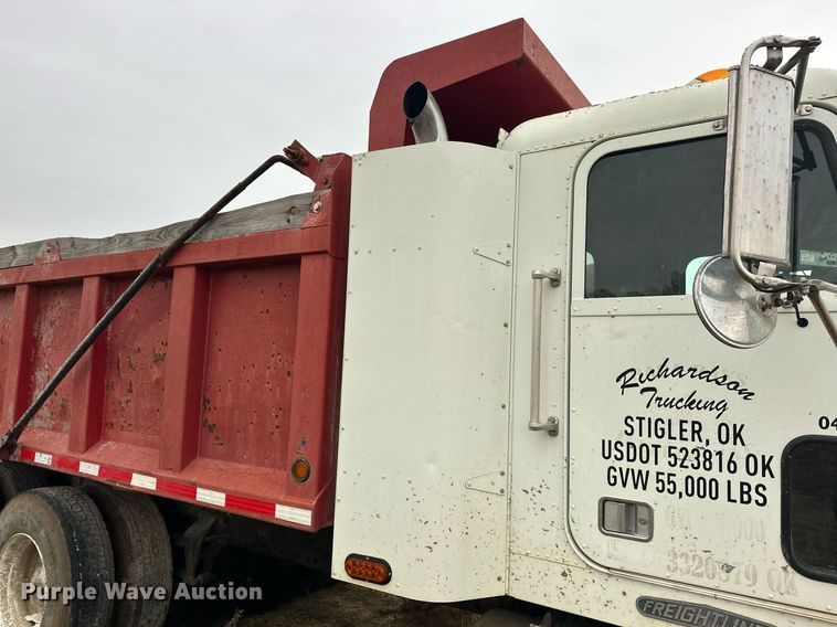 image for item EJ5267 1995 Freightliner FLD dump truck