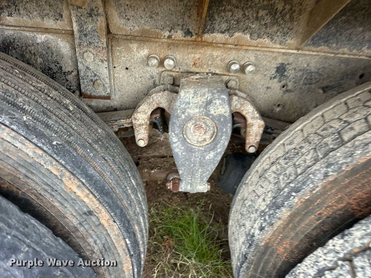 image for item EJ5267 1995 Freightliner FLD dump truck