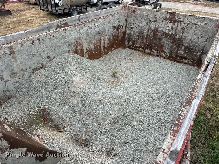 image for item EJ5267 1995 Freightliner FLD dump truck