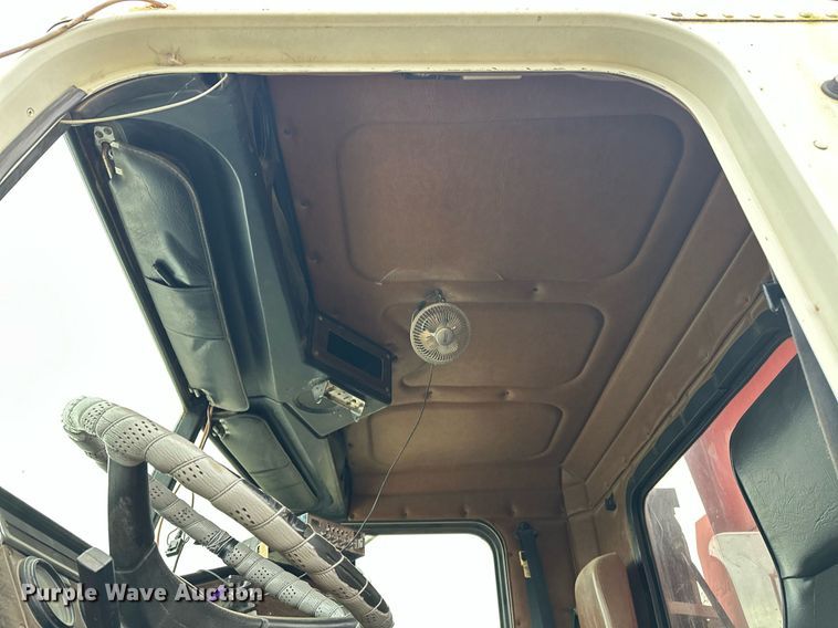 image for item EJ5267 1995 Freightliner FLD dump truck