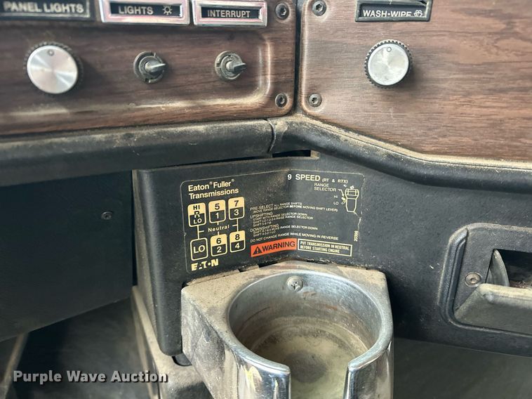 image for item EJ5267 1995 Freightliner FLD dump truck