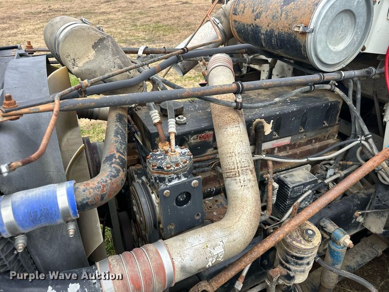 image for item EJ5267 1995 Freightliner FLD dump truck